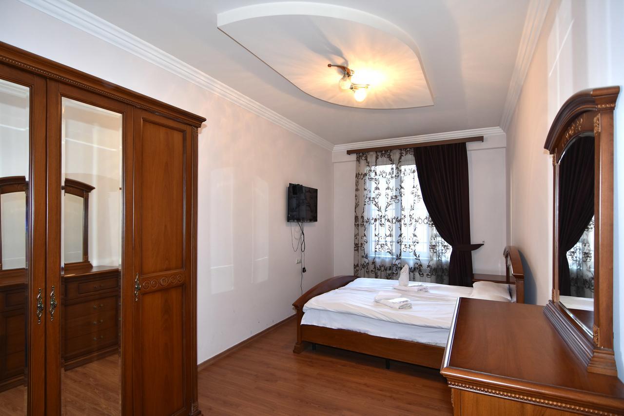 Rent Inn Yerevan On North Avenue Екстер'єр фото