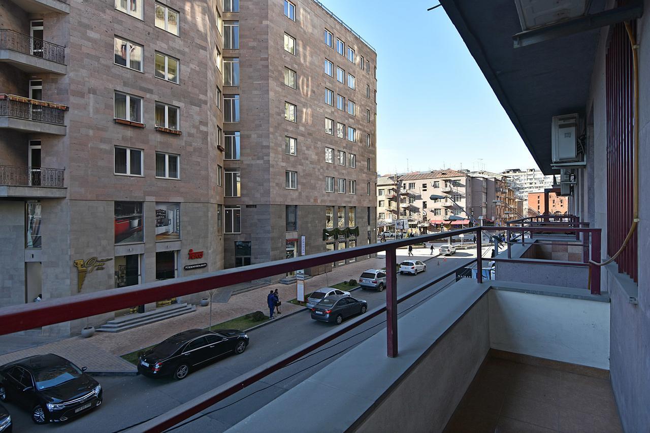 Rent Inn Yerevan On North Avenue Екстер'єр фото