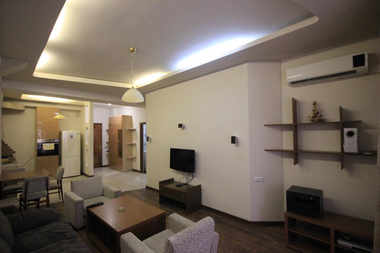 Rent Inn Yerevan On North Avenue Екстер'єр фото