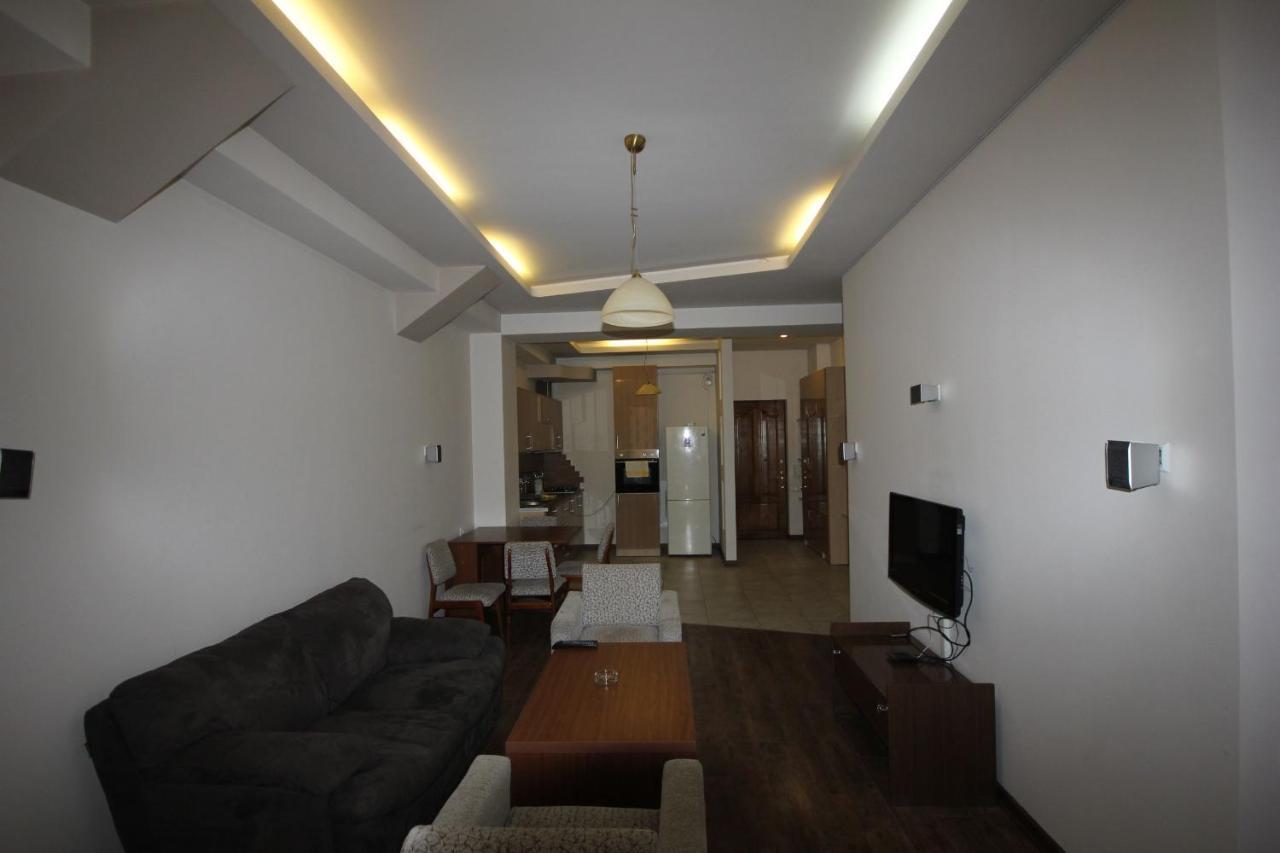 Rent Inn Yerevan On North Avenue Екстер'єр фото